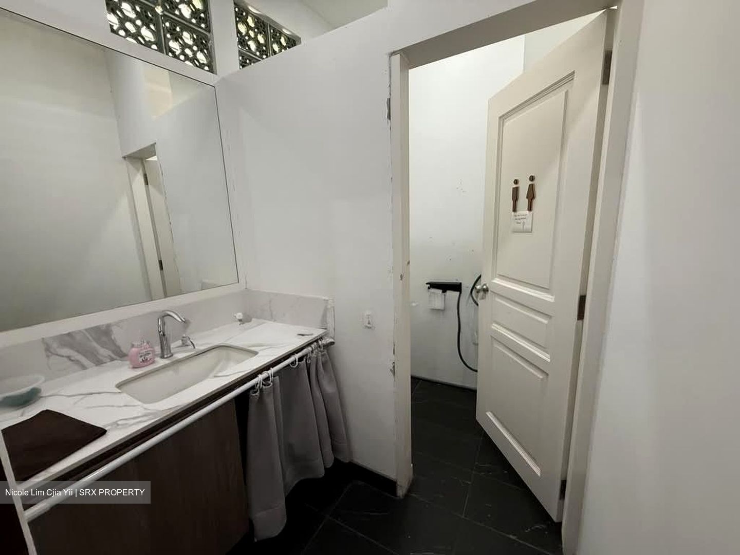Telok Ayer Conservation Area (D1), Retail #592832511